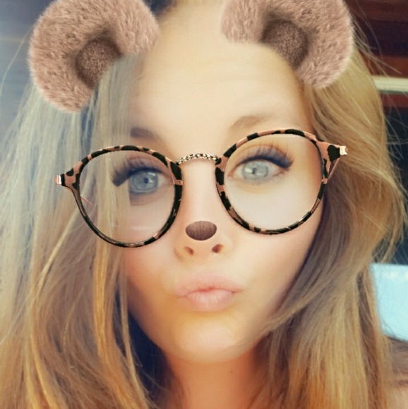 Meet your Posher, Vanessa - Picture 1 of 1